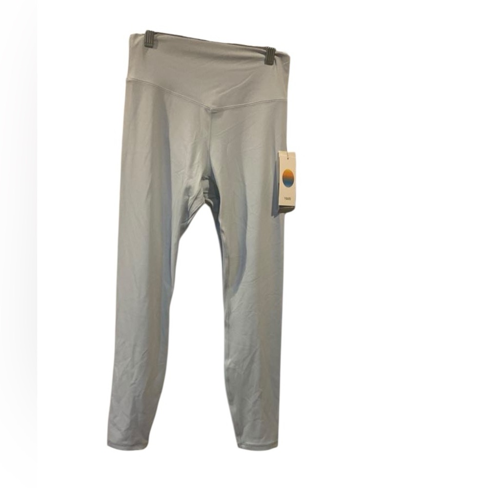 54. NWT Vuori all the form leggings LIGHT MIST Size M